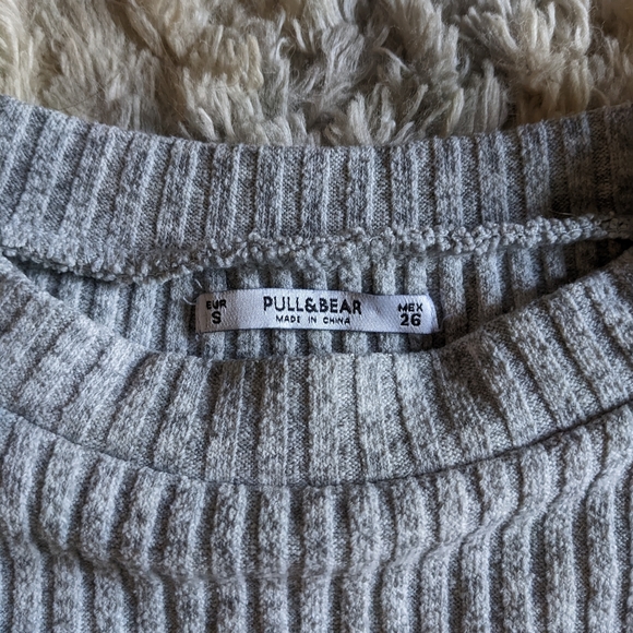 Pull and Bear Grey Sweater stretchy - Picture 2 of 2